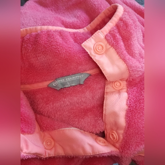 Free Country Pink Pull Over Sweater - Picture 4 of 4